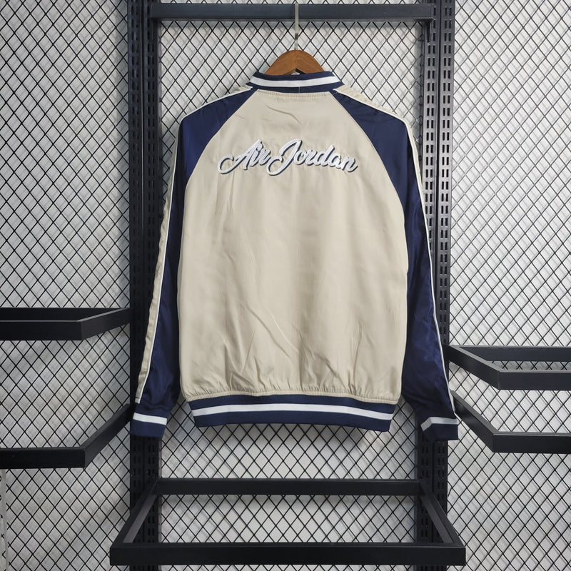 Jaqueta Corta Vento Jordan Bege 23/24